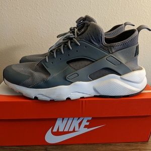 Nike Huarache Size 13